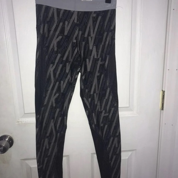 Nike Logo Leggings - Picture 2 of 4